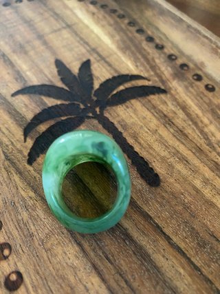 Anillo de resina verde 18mm