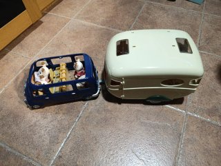 Coche y caravana Sylvanian Families