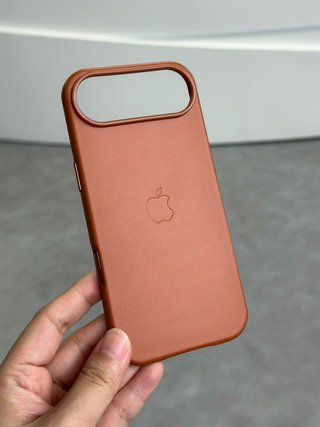Fodere Apple iPhone in pelle con Magsafe