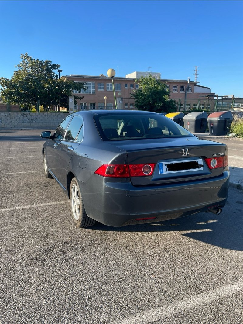 Honda Accord - foto 1