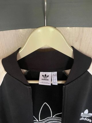 Bomber Adidas Beige, Negro y ralla blanca