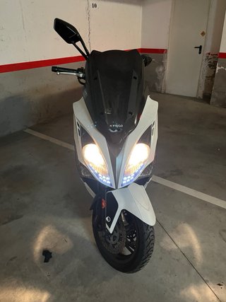 Kymco Xciting 400 Maxi Scooter Automática