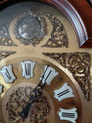 Reloj de pie antiguo madera, no funciona.