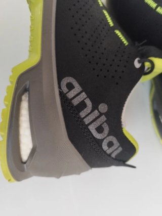 Zapatos de seguridad Aníbal negros y verdes