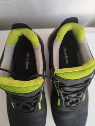 Zapatos de seguridad Aníbal negros y verdes