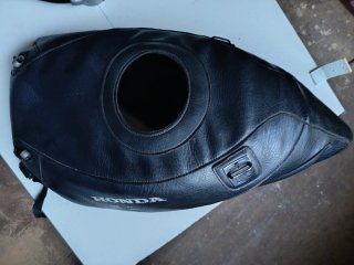 Cubredepósito y Bolsa Honda VFR750F