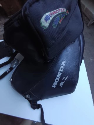Cubredepósito y Bolsa Honda VFR750F