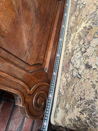 Banco de madera estilo Gründ con tapizado
