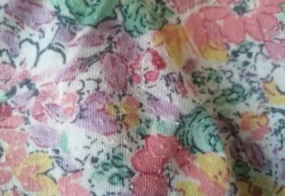 Camiseta Zara floral con encaje Talla M