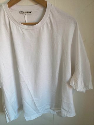 Camiseta Zara cropped cuello redondo talla única