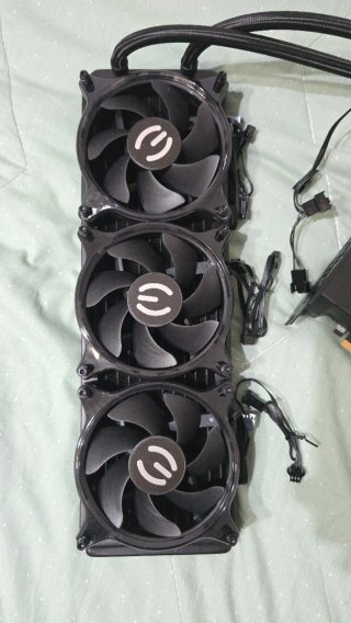 EVGA RTX 3090 Ti FTW3 ULTRA HYBRID GAMING