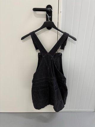 Peto/Falda Pull&Bear Negro Talla S de pana.