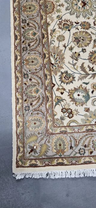 Alfombra Beige y Marrón