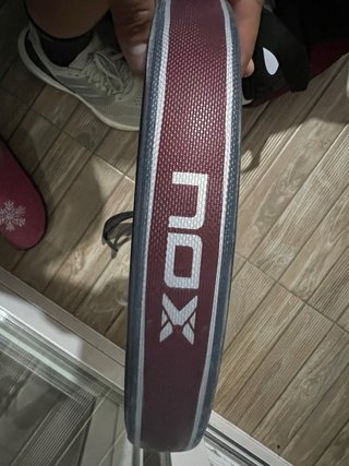 Pala de pádel NOX AT10 12K