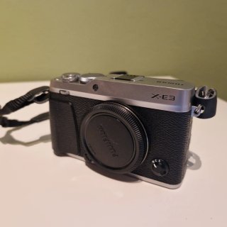 Fujifilm X-E3 Silver + objetivo XF 18-135mm WR