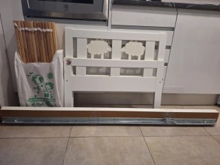 Cama infantil Ikea blanca con barrera