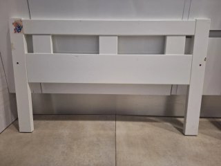 Cama infantil Ikea blanca con barrera