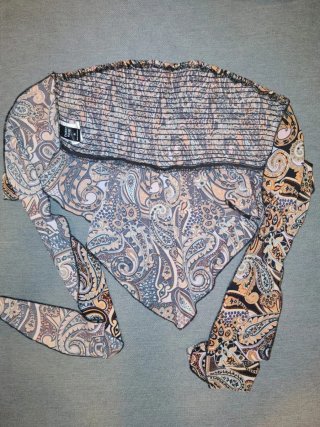 Top crop estampado paisley