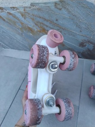 Patines rosas talla 34.