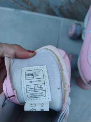 Patines rosas talla 34.