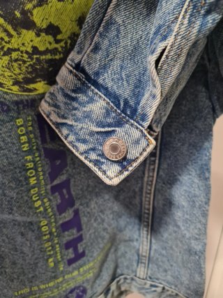 Chaqueta Vaquera Bershka Estampado Luna Talla XS