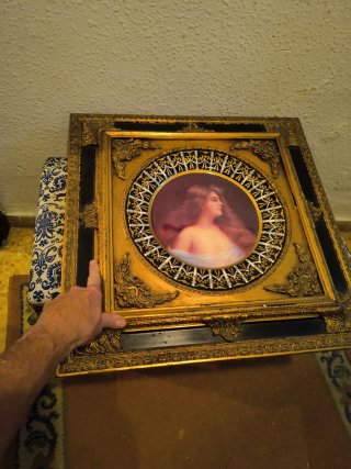 Plato de porcelana francésa