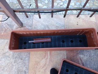 Jardineras de madera y plástico
