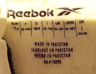 Sudadera Reebok con cremallera.