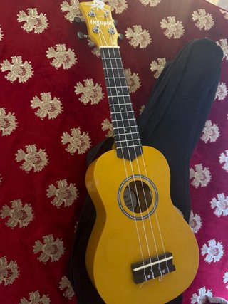 Ukelele Amarillo Octopus