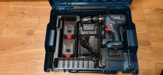 Maletín Bosch Professional con percusión GSB18v-28