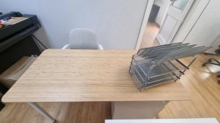 Scrivania, cassettiera, sedia e organizer
