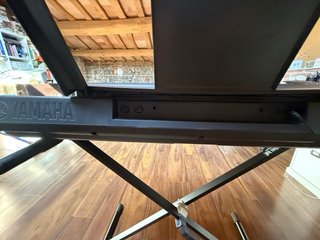 Teclado Yamaha PSR-E233