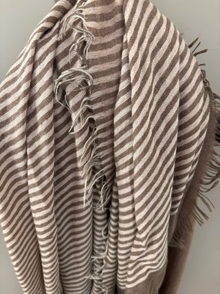 Sciarpa elegante beige e marrone