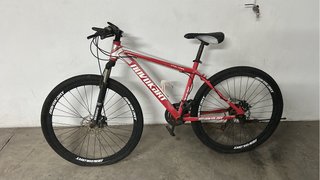 Bicicleta MTB 26 Novokart Roja para reparar