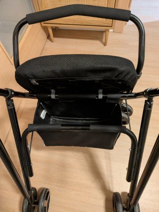 Andador para adultos plegable en perfecto estado