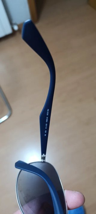 Gafas de sol Ray-Ban plateadas y azul marino