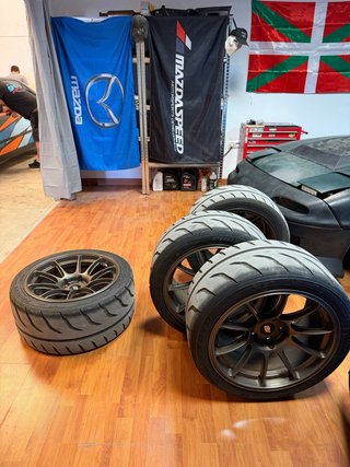 Llantas Racing Division VR5 18x10 ET25