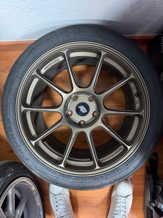 Llantas Racing Division VR5 18x10 ET25