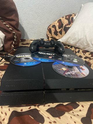 PS4 (PlayStation 4) Negra + 4 Juegos PRECIO NEGOCI