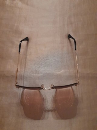 Gafas de sol marrones