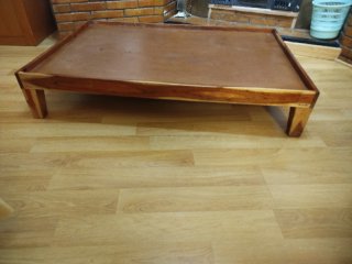 Mesa de madera para juegos