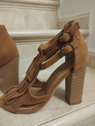 Sandalias tacón Boohoo flecos
