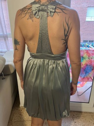 Vestido de fiesta gris plateado