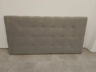 Cabezal de cama tapizado gris
