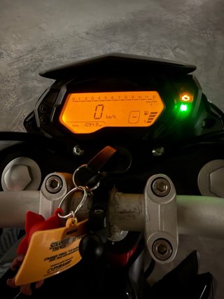 Benelli BN 125 Negra y Roja