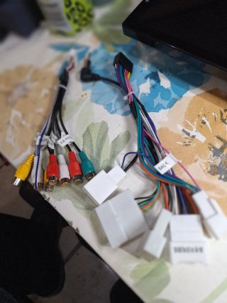 Pantalla Universal con Dash Cam y Cámara Trasera