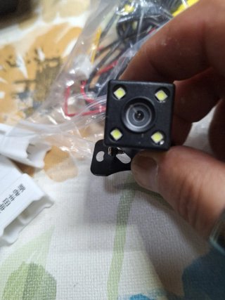 Pantalla Universal con Dash Cam y Cámara Trasera
