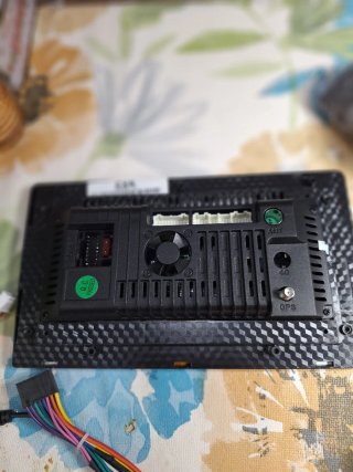 Pantalla Universal con Dash Cam y Cámara Trasera