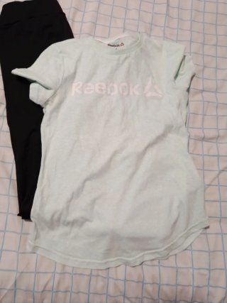 Conjunto deportivo: camiseta y pantalones