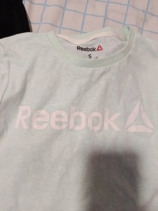 Conjunto deportivo: camiseta y pantalones